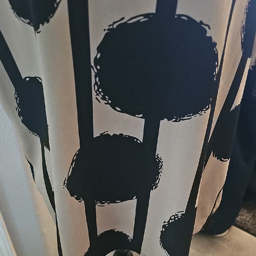 Black‎ and Tan Women's Top - Picture 5 of 5